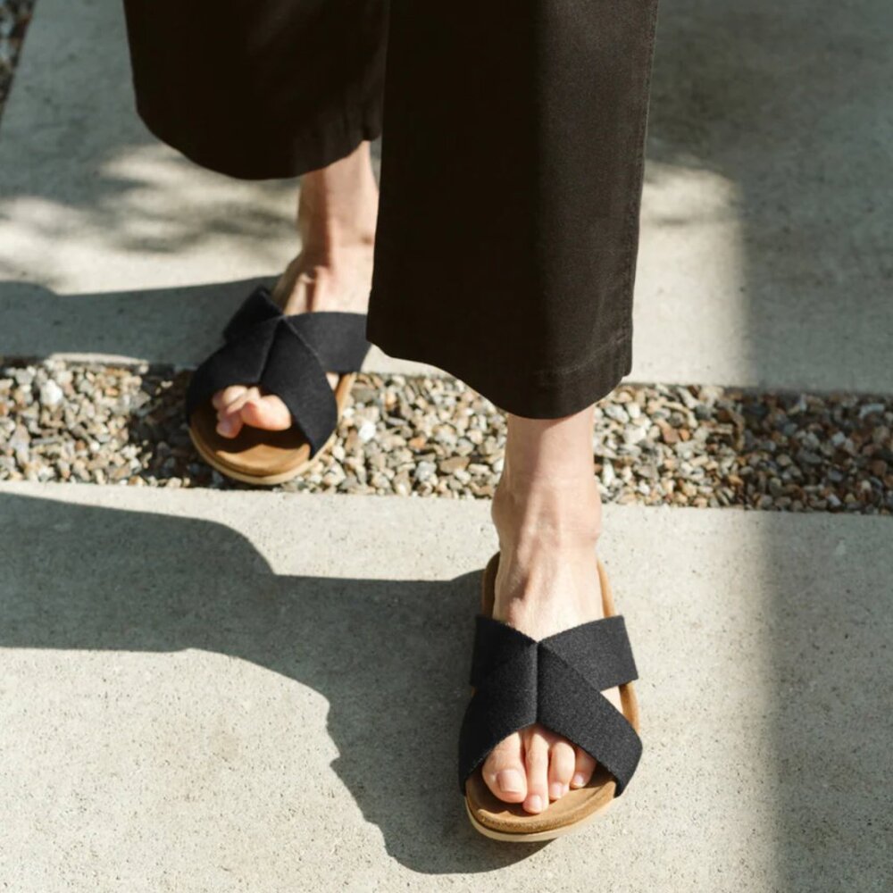 Jenni Kayne crossover sandal size 39